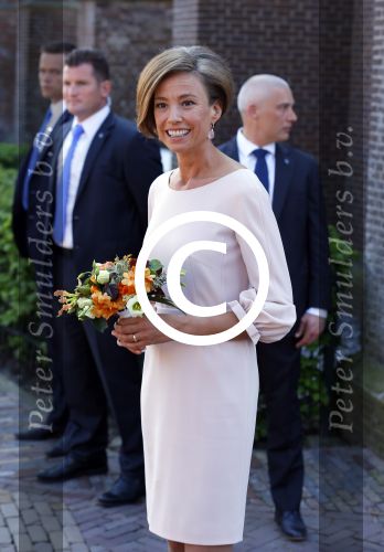 De Rijp en Amstelveen 26 april 2014
De eerste koningsdag met aan wezig Koning Willem Alexander koningin Maxima Prinses Beatrix prinses Amalia Alaexia Ariane Pieter v Vollenhoven Prinses Margriet Prins Constantijn Prinses Laurentien Prins Maurits Prinses Marilene Prins Floris Prinses Aimee Prins Pieter Christiaan Prinses Anita Prins Bernhard jr en prinses Annette.