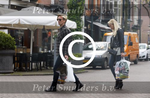 Amsterdam 22 april 2014
Simon Poulsen met zijn vrouw op de cornelis schuytstraat
