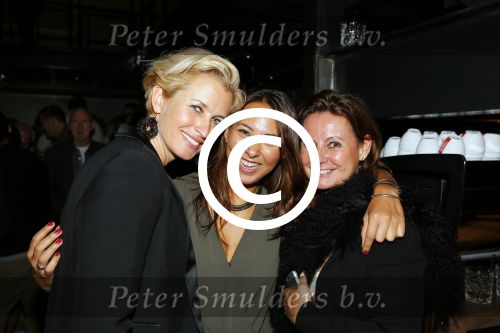 Rotterdam 9 april 2015
)pening van de nieuwe zaak waar Winston Post de manager is in het Hilton Hotel. De zaak heet Hugh
Anouk Smulders Deniec e v Harras en Ellen Hollanders