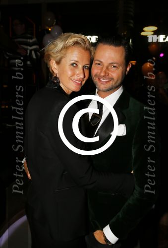 Rotterdam 9 april 2015
)pening van de nieuwe zaak waar Winston Post de manager is in het Hilton Hotel. De zaak heet Hugh. Anouk Smulders met Fred v Leer