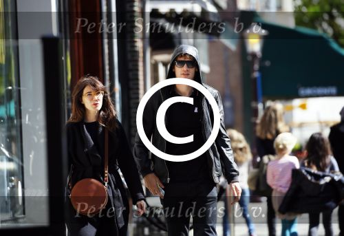 Amsterdam 30 april 2015
Carice v Houten met haar vriend Kees v Nieuwkerk op de cornelis schuytstraat