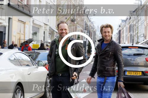 Amsterdam 4 april 2015
Carlo Boszhard met zijn vriend Harold op de pc hooftstraat