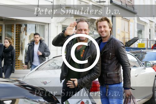 Amsterdam 4 april 2015
Carlo Boszhard met zijn vriend Harold op de pc hooftstraat
