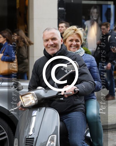 Amsterdam 11 april 2015
Caroline Tensen met man Ernst Jan Smids op vespa scooter
