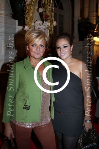 Amsterdam 12 november 2012
Beau monde awards in het amstel hotel. carolien Tensen met dochter Lotte
Peter Smulders bv