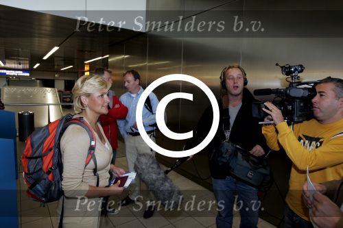 Schiphol 19 september 2005
Carolien Tensen vertrekt naar kilimajaro met 3 heren Hans Robert en Titus Kramer.
Peter Smulders bv