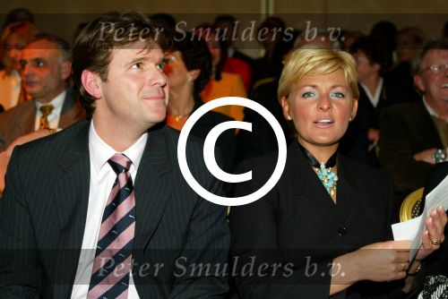 Amsterdam 2 maart 2002

 
Modeshow Mart Visser in het Hilton

Carolien Tensen en Peter Gallas


Peter Smulders bv