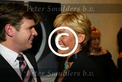 Amsterdam 2 maart 2002

 
Modeshow Mart Visser in het Hilton

Peter Gallas en Carolien Tensen


Peter Smulders bv