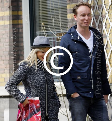 Amsterdam 7 april 2015
Chantal Janzen met een vriend in Amsterdam zuid.