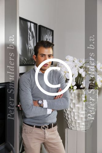 Rotterdam 2 april 2015
Stylist Chiel Harten Torres in zijn huis / appartement