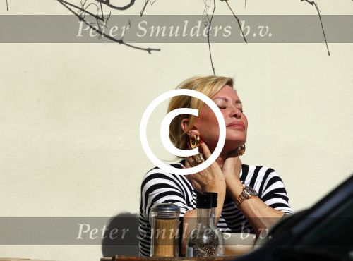Amsterdam 21 april 2015
Connie Breukhoven geniet lekker op terras van het zonnetje