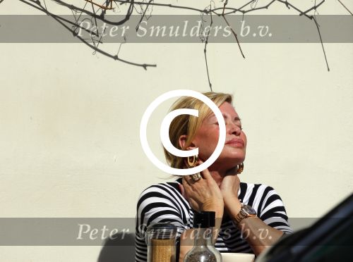 Amsterdam 21 april 2015
Connie Breukhoven geniet lekker op terras van het zonnetje