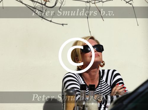 Amsterdam 21 april 2015
Connie Breukhoven geniet lekker op terras van het zonnetje