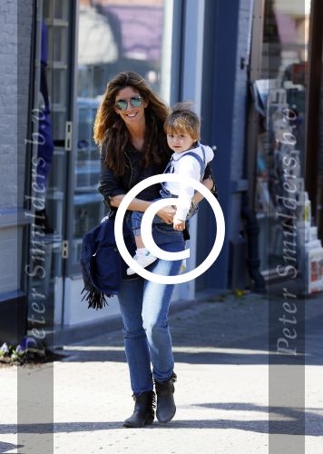 Amsterdam 14 april 2015  
Danie Bles met zoon op de cornelis schuytstraat