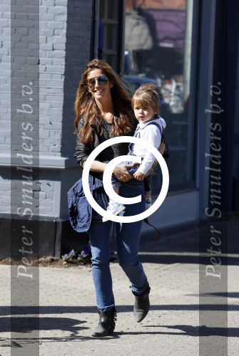 Amsterdam 14 april 2015  
Danie Bles met zoon op de cornelis schuytstraat