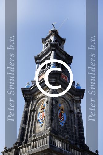 Amsterdam 15 april 2015
Dave en Dries Roelvink metselen een steen met daarop hun naam in de Westertoren. Dave heeft een tatoo van de westertoren op zijn arm staan.
