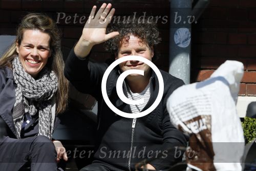Amsterdam 14 april 2015
Dirk en Suze Zeelenberg op terras op de cornelis schuytstraat