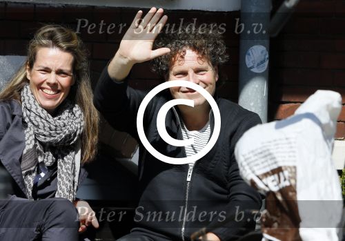 Amsterdam 14 april 2015
Dirk en Suze Zeelenberg op terras op de cornelis schuytstraat