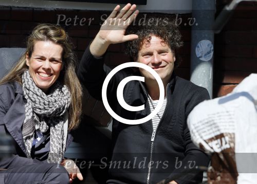 Amsterdam 14 april 2015
Dirk en Suze Zeelenberg op terras op de cornelis schuytstraat