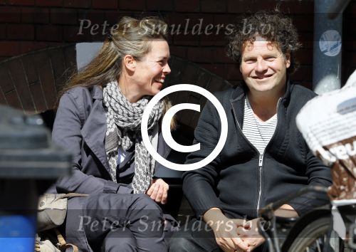 Amsterdam 14 april 2015
Dirk en Suze Zeelenberg op terras op de cornelis schuytstraat