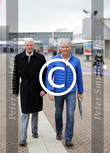 Utrecht 25 april 2015
Dries Roelvink tijdens healing bij medium .