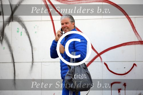 Amsterdam 30 april 2015
Dries Roelvink bellend op straat