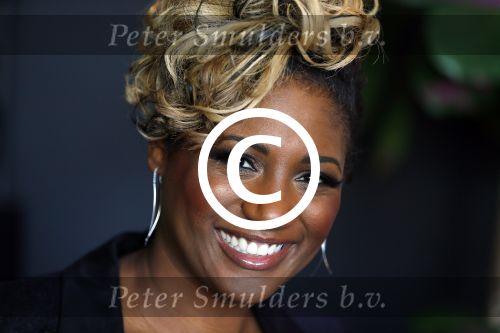 Amsterdam 9 april 2015
Presentatie cd/dvd ladies of soul met Glennis Grace Candy Dulfer Bergit Lewis Edsilia Rombley en Trijntje Oosterhuis. Jurgen raymann reikt ze uit .