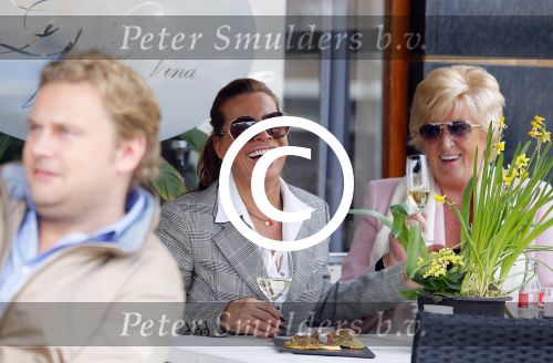 Amsterdam 13 april 2015  
Opnames video clip wesly Bronkhorst met oa Fabienne de Vries Esther Oosterbeek en Netty v d Veer