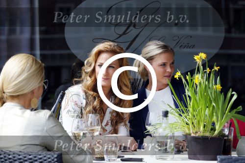 Amsterdam 13 april 2015  
Opnames video clip wesly Bronkhorst met oa Fabienne de Vries Esther Oosterbeek en Netty v d Veer