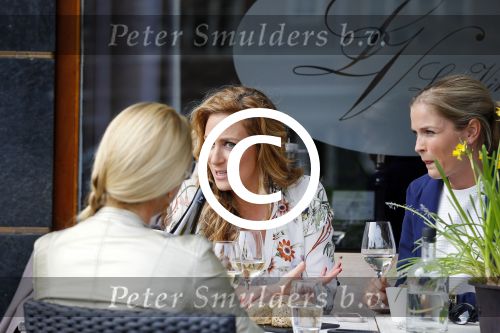 Amsterdam 13 april 2015  
Opnames video clip wesly Bronkhorst met oa Fabienne de Vries Esther Oosterbeek en Netty v d Veer