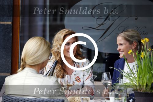 Amsterdam 13 april 2015  
Opnames video clip wesly Bronkhorst met oa Fabienne de Vries Esther Oosterbeek en Netty v d Veer