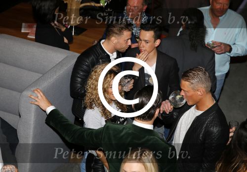 Rotterdam 9 april 2015
Fajah Lourens met haar nieuwe vriend bij de opening van de nieuwe zaak waar Winston Post de manager is in het Hilton Hotel.