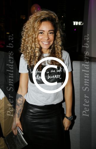 Rotterdam 9 april 2015
Fajah Lourens met haar nieuwe vriend bij de opening van de nieuwe zaak waar Winston Post de manager is in het Hilton Hotel.