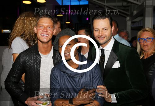 Rotterdam 9 april 2015
)pening van de nieuwe zaak waar Winston Post de manager is in het Hilton Hotel. De zaak heet Hugh. Ferry Doedens Fred v Leer en ...