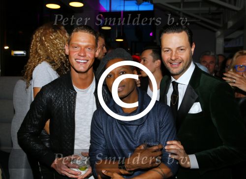 Rotterdam 9 april 2015
)pening van de nieuwe zaak waar Winston Post de manager is in het Hilton Hotel. De zaak heet Hugh. Ferry Doedens Fred v Leer en ...
