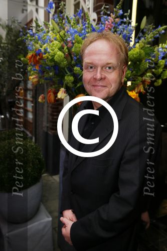 Amsterdam 11 april 2015  
Presentatie boek en 70e verjaardag van Joop Braakhekke bij le Garage. Zijn moeder van 104 jaar oud was aanwezig. Frits Huffnagel