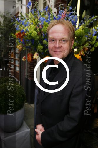 Amsterdam 11 april 2015  
Presentatie boek en 70e verjaardag van Joop Braakhekke bij le Garage. Zijn moeder van 104 jaar oud was aanwezig. Frits Huffnagel