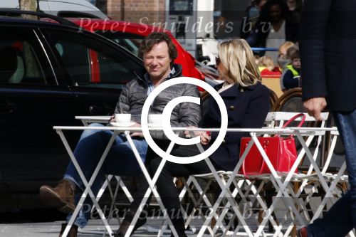 Amsterdam 8 april 2015
Frits Sissing met een kennis op terras.