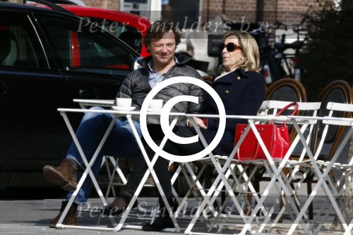 Amsterdam 8 april 2015
Frits Sissing met een kennis op terras.