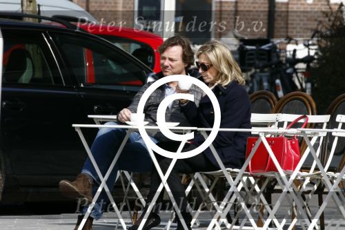 Amsterdam 8 april 2015
Frits Sissing met een kennis op terras.