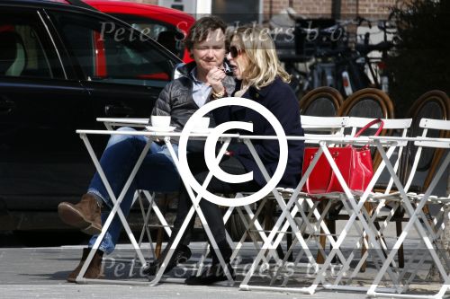 Amsterdam 8 april 2015
Frits Sissing met een kennis op terras.