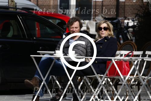 Amsterdam 8 april 2015
Frits Sissing met een kennis op terras.