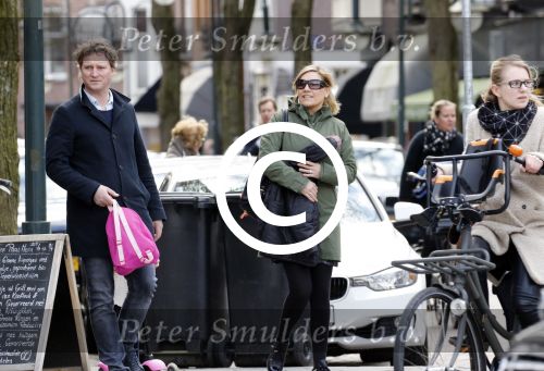 Amsterdam 4 april 2015 
Gallyon v Vessem met man en dochter op de willemsparkweg