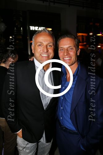 Rotterdam 9 april 2015
)pening van de nieuwe zaak waar Winston Post de manager is in het Hilton Hotel. De zaak heet Hugh. Gordon met Winston