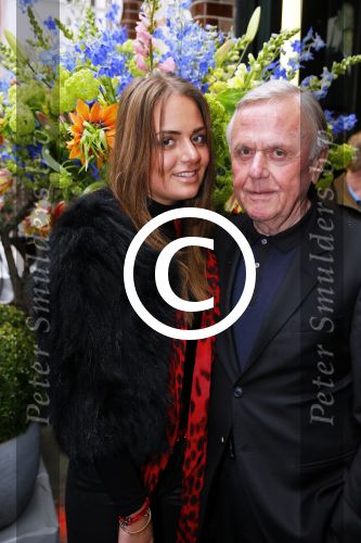 Amsterdam 11 april 2015  
Presentatie boek en 70e verjaardag van Joop Braakhekke bij le Garage. Zijn moeder van 104 jaar oud was aanwezig. Harry Mens met dochter