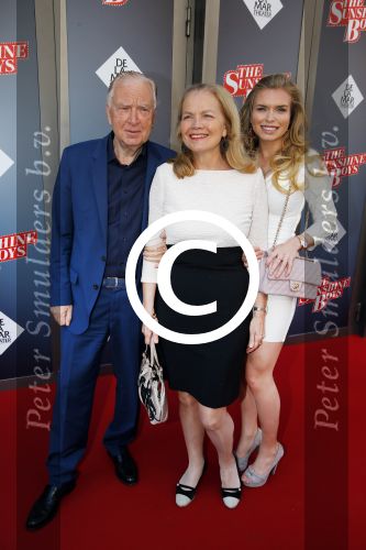 Amsterdam 12 april 2015
Premiere sunshine boys in het nieuwe de la mar theater. Henk v d Meyden met Monica Strotman en Elise v d Meyden