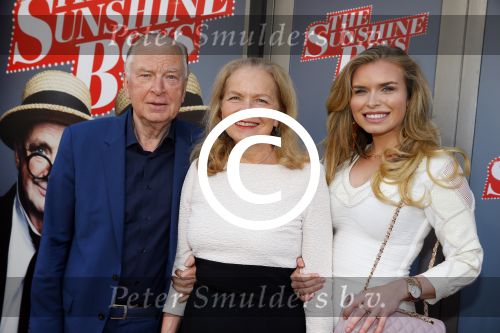 Amsterdam 12 april 2015
Premiere sunshine boys in het nieuwe de la mar theater. Henk v d Meyden met Monica Strotman en Elise v d Meyden