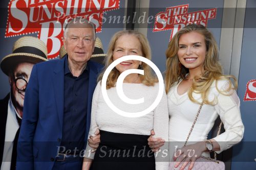 Amsterdam 12 april 2015
Premiere sunshine boys in het nieuwe de la mar theater. Henk v d Meyden met Monica Strotman en Elise v d Meyden