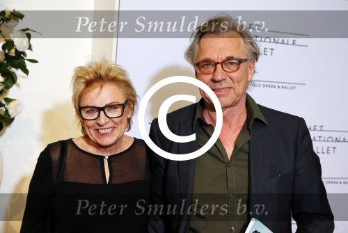 Amsterdam 10 april 2015    
Premiere Nationaal Ballet in de stopera. Jan Mulder met zijn vrouw