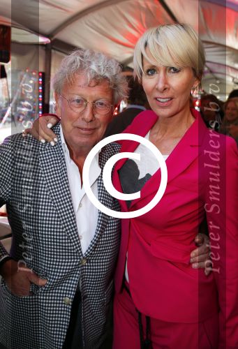 Amsterdam 11 april 2015  
Presentatie boek en 70e verjaardag van Joop Braakhekke bij le Garage. Zijn moeder van 104 jaar oud was aanwezig. jan des Bouvrie met Monique en Benny Garcia